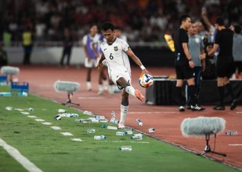 Protes Viral Robi Darwis Terhadap Aksi Tak Sportif Pelatih Vietnam Kim Sang Sik