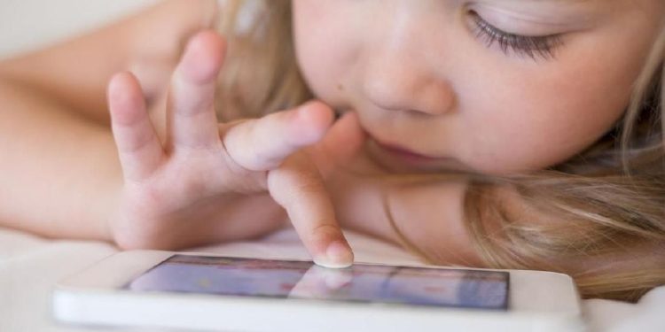 Medsos Wajib Verifikasi Usia Pengguna untuk Lindungi Anak