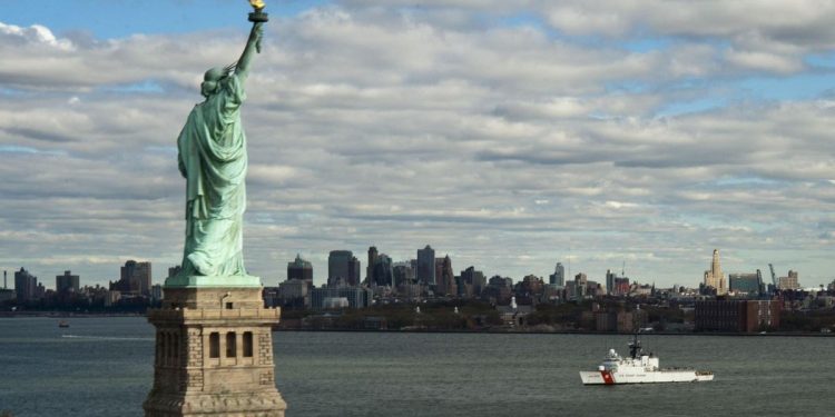 Termasuk WNI, Visa AS Harus Setor Uang Jaminan Sampai Rp245 Juta