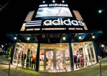 Sandal Menggunakan Desain Tradisional Meksiko Terima Gugatan dari Adidas