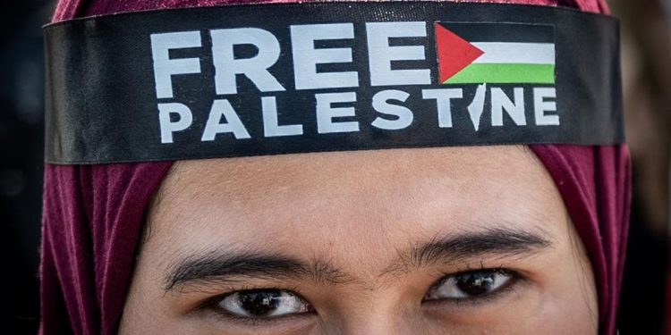 Damon Albarn dan James Blake Gelar Konser untuk Palestina di Wembley