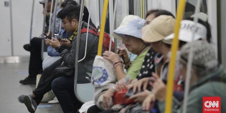 Tarif Transportasi Publik Rp80 Diperpanjang hingga 18 Agustus