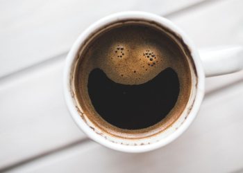 Perbedaan Kopi Panas dan Dingin, Mana yang Lebih Sehat?