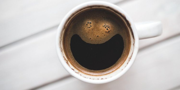 Perbedaan Kopi Panas dan Dingin, Mana yang Lebih Sehat?