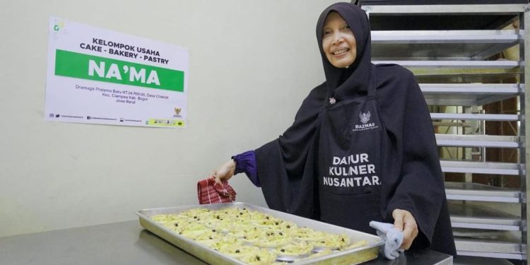 Program BMD Baznas Tingkatkan Usaha Kue Mustahik Raih Omzet Rp27 Juta