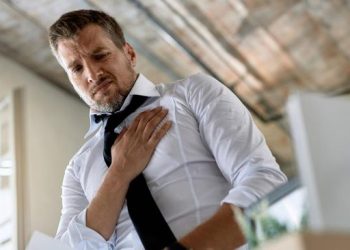 Nyeri Dada Tanda Serangan Jantung? Cek Kesehatan Anda Gratis!