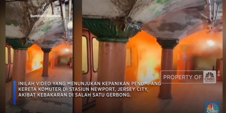 Kebakaran Kereta Komuter di AS, Penumpang Terpaksa Melarikan Diri