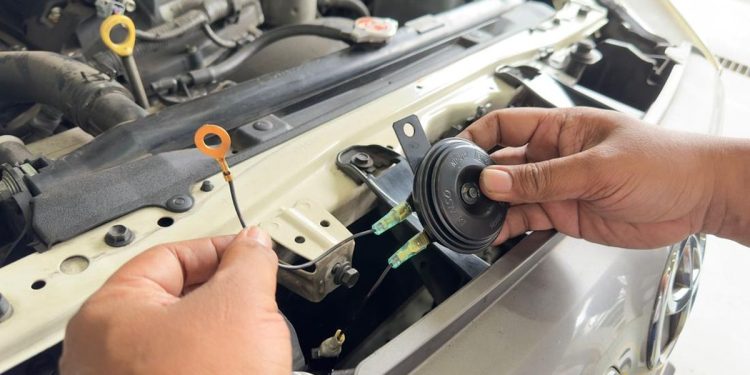 Penjualan Mobil Menurun, Pemasok Komponen Otomotif Lakukan PHK Karyawan