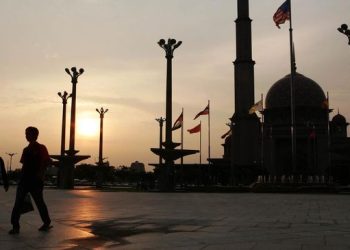 Malaysia Ancaman Hukuman Penjara untuk Pria yang Tidak Shalat Jumat