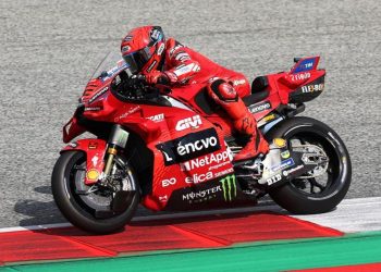 Marquez Pimpin Balapan, Pecco Urutan 15