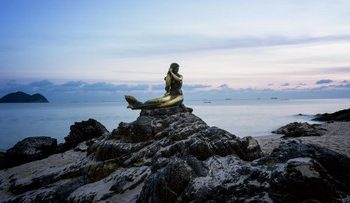 Patung Putri Duyung yang Dipindah-pindah Menyebabkan Kontroversi