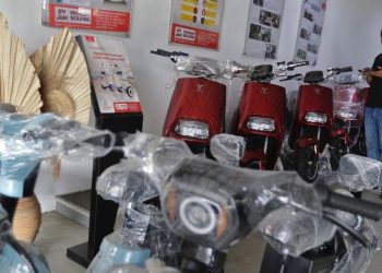 Stok Motor Listrik Meluap di Dealer dan Pabrik karena Minimnya Insentif