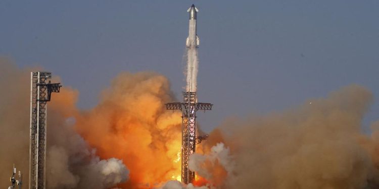 Industri Antariksa di Ujung Jurang oleh Elon Musk