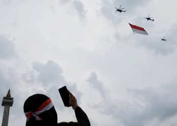 Awan Tebal Menyelimuti Monas Saat Perayaan HUT RI