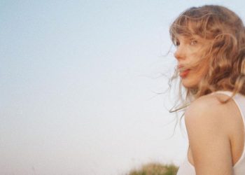 Suruhan Incar Taylor Swift hingga Masuk ke Rumah Travis