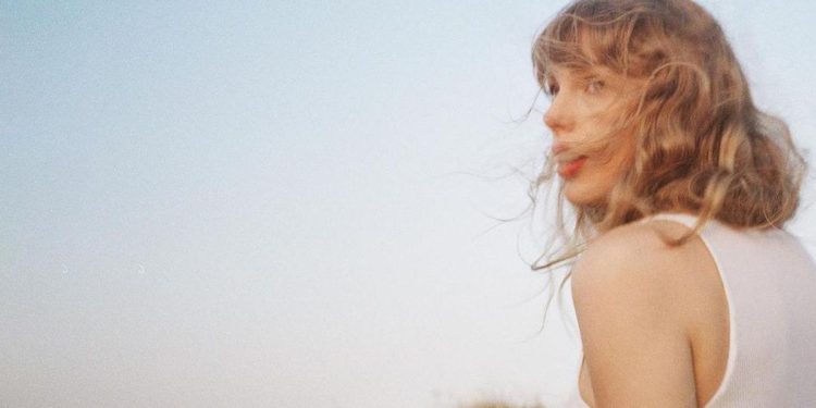 Suruhan Incar Taylor Swift hingga Masuk ke Rumah Travis