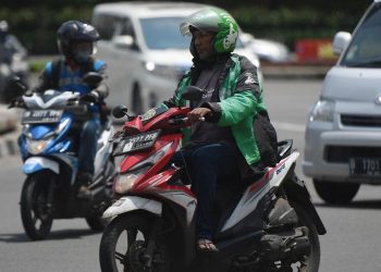 Apakah Masih Ada yang Nyetir Motor dengan Jari di Tuas Rem?