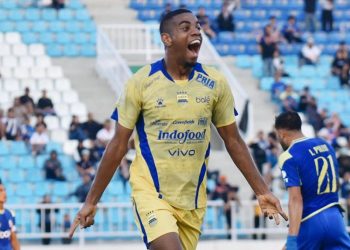 Derby Panas 10 Orang Persib Berhasil Comeback Dramatis Kalahkan Arema