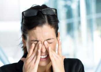 9 Tanda Dini yang Menunjukkan Kamu Perlu Memeriksakan Mata ke Dokter