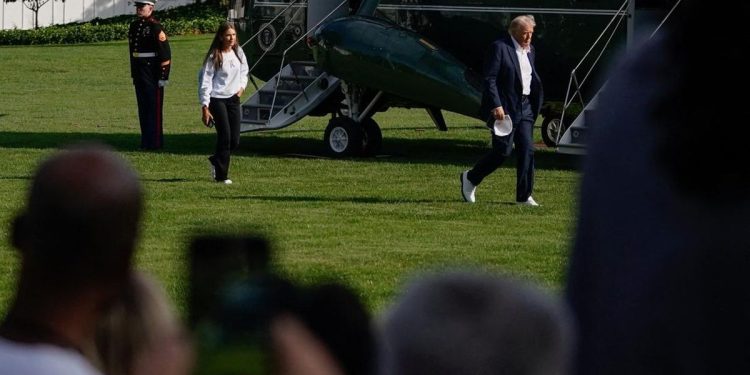 Cucu Donald Trump Jual Sweater dengan Harga Rp2,2 Juta