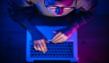 Waspada Penipuan Aplikasi Menggunakan Video Demo untuk Mencuri Data Pribadi