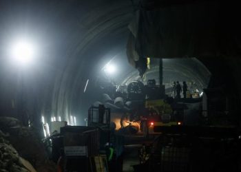 Batu Raksasa 770.000 Ton Tutup Tambang Emas, 33 Buruh Terjebak Selama 69 Hari