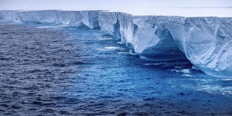 Gunung Es Rakasa Pecah Ilmuwan Khawatir Akan Dampak Berbahaya