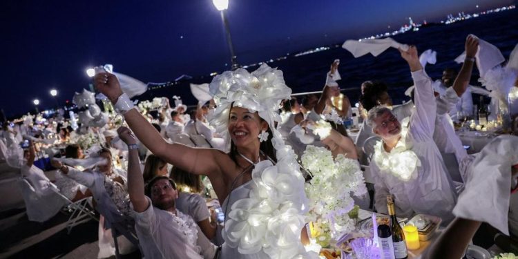 Pengalaman Makan Malam Rahasia ‘Diner En Blanc’ di New York