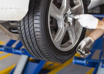 Jarak atau Waktu, Mana Lebih Sesuai untuk Servis Mobil Secara Berkala?