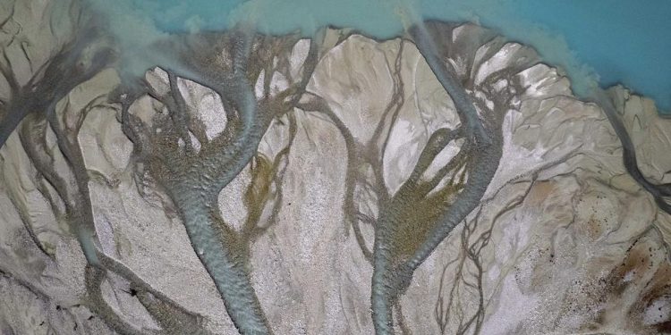 Gelombang Panas Menyebabkan Pencairan Gletser di Pegunungan Alpen