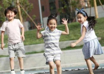 10 Cara Ilmiah Membesarkan Anak agar Pintar