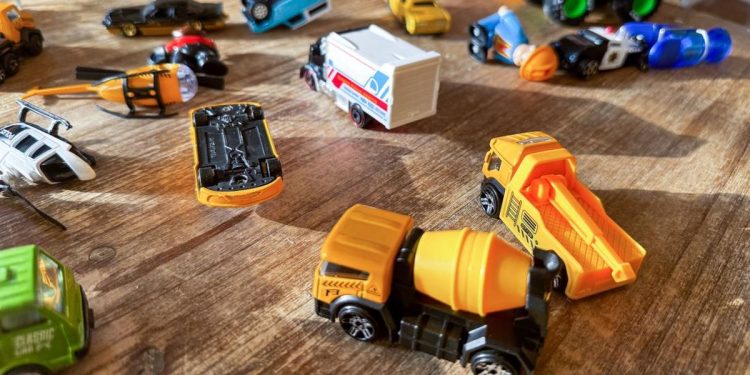 Kidulting, Ketika Mata Dewasa Bersinar Melihat Mainan Anak-anak