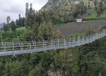 Penyebab Jembatan Kaca Seruni Point di Bromo Belum Dibuka