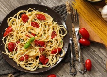 7 Jenis Makanan Penyebab Kerusakan Usus yang Sering Kamu Konsumsi