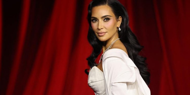 Alasan Kim Kardashian Gugat Cerai Kanye West Terungkap