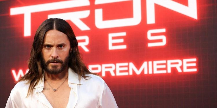 Foto Pose Jared Leto dan Pasukan Tron Ares Sebelum Tayang di Bioskop