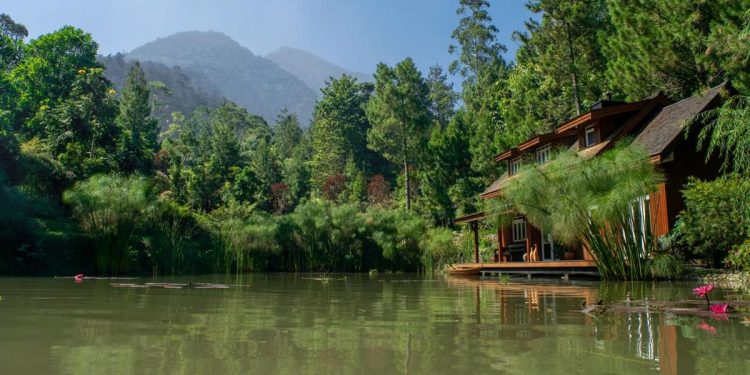 Sinergi Strategis Tingkatkan Kelas Vila Premium di Bandung