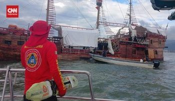 Replika Kapal Christopher Columbus Terbenam di Meksiko