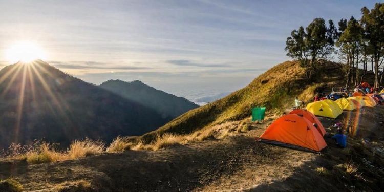 Pendakian Gunung Rinjani Dibuka Saat Musim Hujan, Berikut Imbauan TNGR