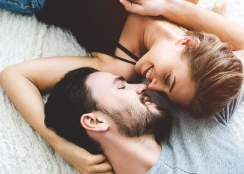 Asal Usul Ciuman Pertama Manusia Dari Jutaan Tahun yang Lalu Terungkap