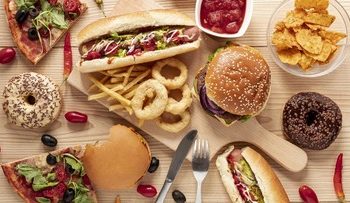 2 Makanan yang Merusak Otak dan Sering Kamu Konsumsi