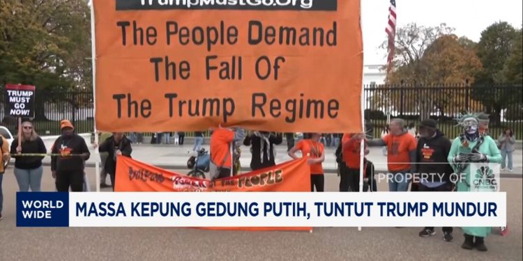 Video Massa Serbu Gedung Putih Desak Presiden Mundur