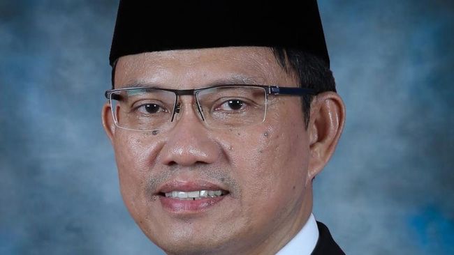Pejabat RI Ini Disebut Miskin Karena Tak Punya Mobil dan Naik Angkot