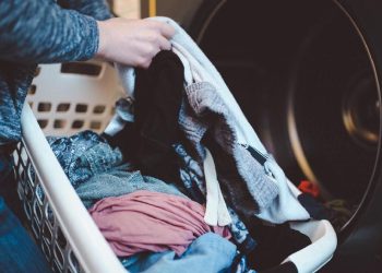 7 Cara Mengatasi Cucian yang Susah Kering Saat Musim Hujan