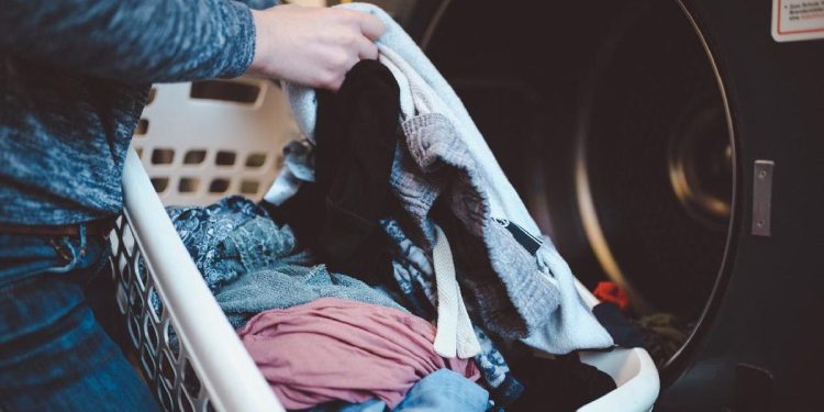 7 Cara Mengatasi Cucian yang Susah Kering Saat Musim Hujan