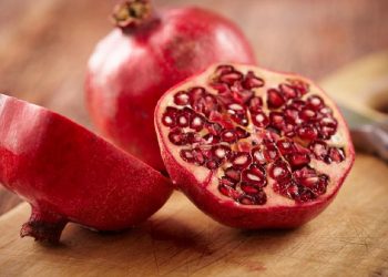 8 Buah Kaya Serat yang Membantu Menjaga Kesehatan Pencernaan