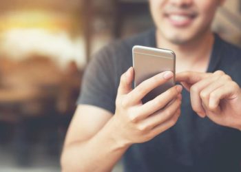 15 Tips Mengurangi Waktu Layar di HP agar Tidak Stres