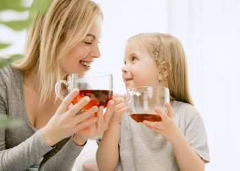 Kebiasaan Minum Teh Setelah Makan, Aman atau Berbahaya bagi Kesehatan?